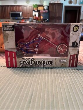 Pedal scrapers Chopstickle Diecast Bike Toy - Blue